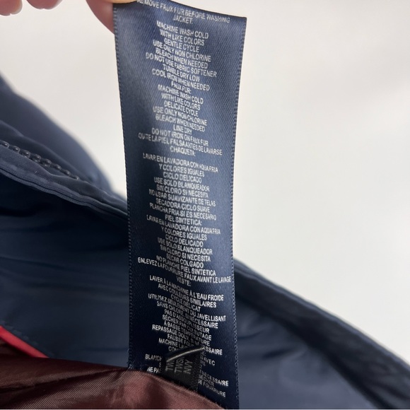 Tommy Hilfiger Navy Puffer Coat Size M - Picture 9 of 11